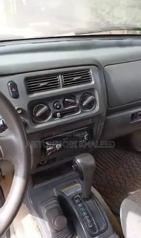 Mitsubishi Montero 2003 White