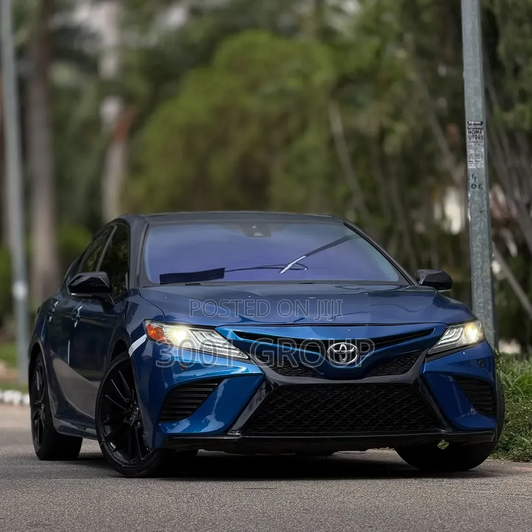 Toyota Camry 2020 Blue
