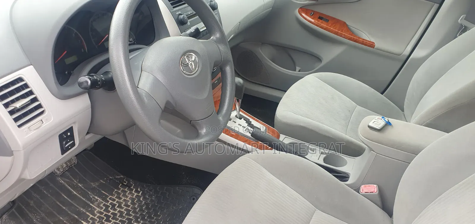 Toyota Corolla 2010 Silver