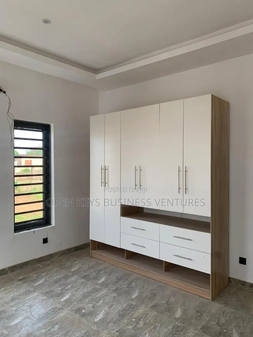 Furnished 5bdrm Duplex in Legacy, Akobo for sale