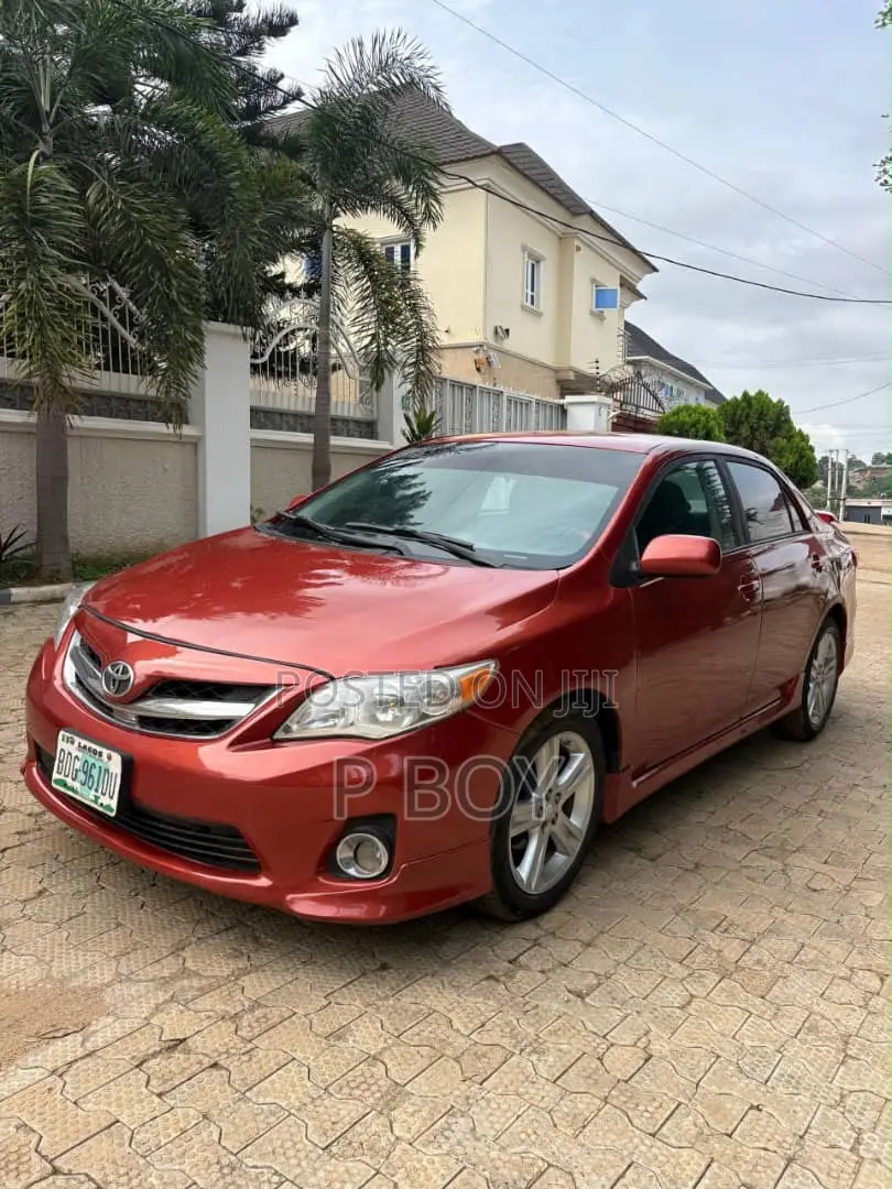 Toyota Corolla S 4dr Sedan (1.8L 4cyl 4A) 2013 Red