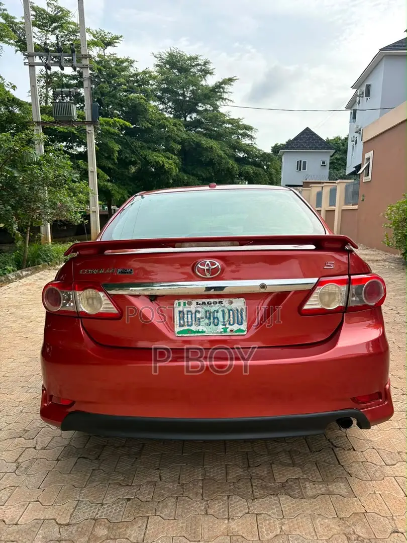 Toyota Corolla S 4dr Sedan (1.8L 4cyl 4A) 2013 Red