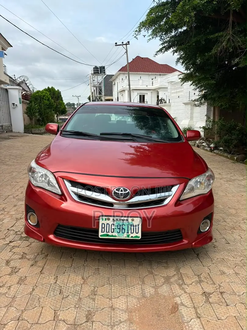 Toyota Corolla S 4dr Sedan (1.8L 4cyl 4A) 2013 Red