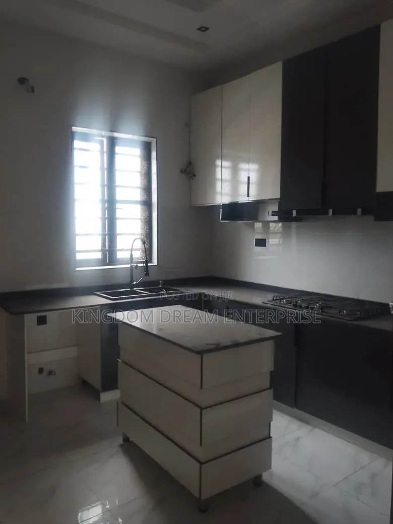 Mini Flat in Magboro, Berger for rent