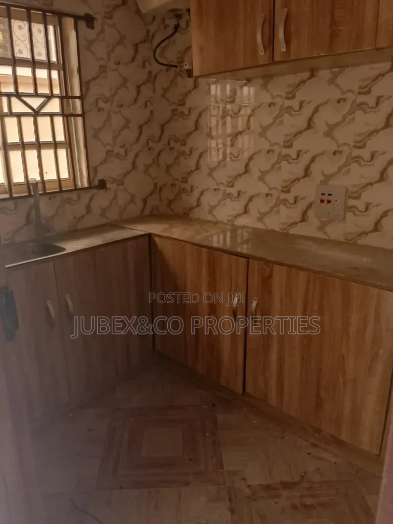 3bdrm Bungalow in Diamond Estate, Ipaja / Ipaja for rent