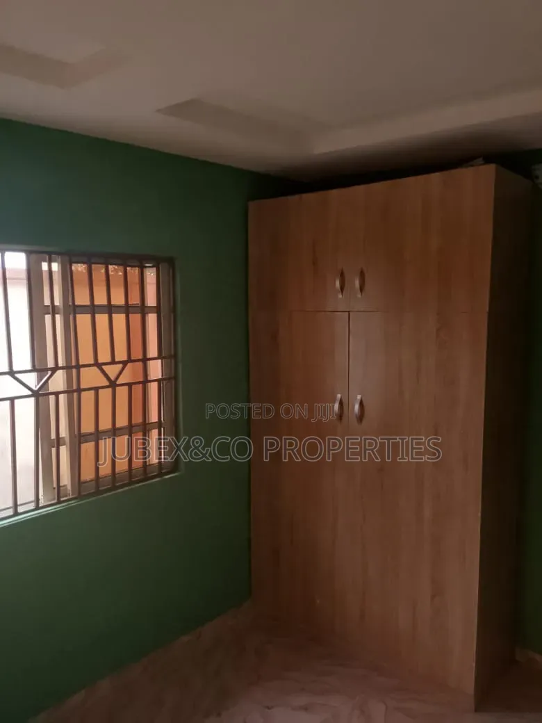3bdrm Bungalow in Diamond Estate, Ipaja / Ipaja for rent