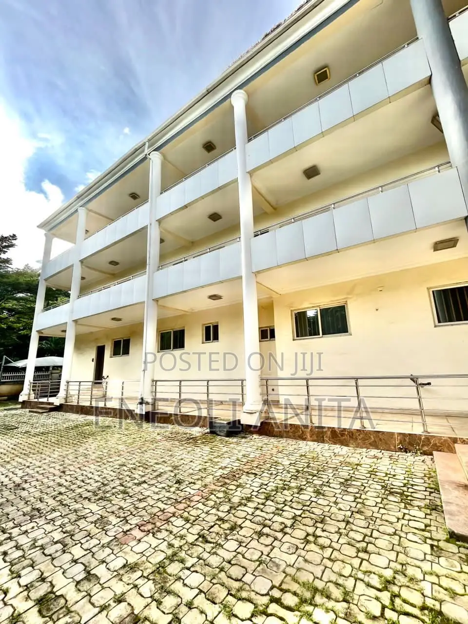 Prime Office Complex for Sale