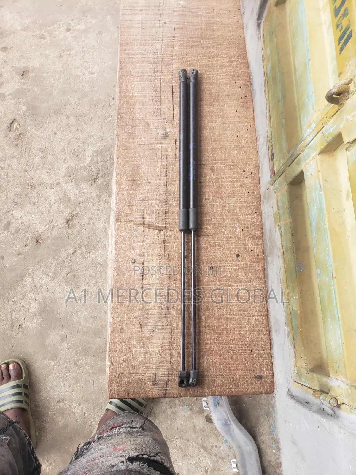 Mercedes-Benz GLC Butt Shocks Manual