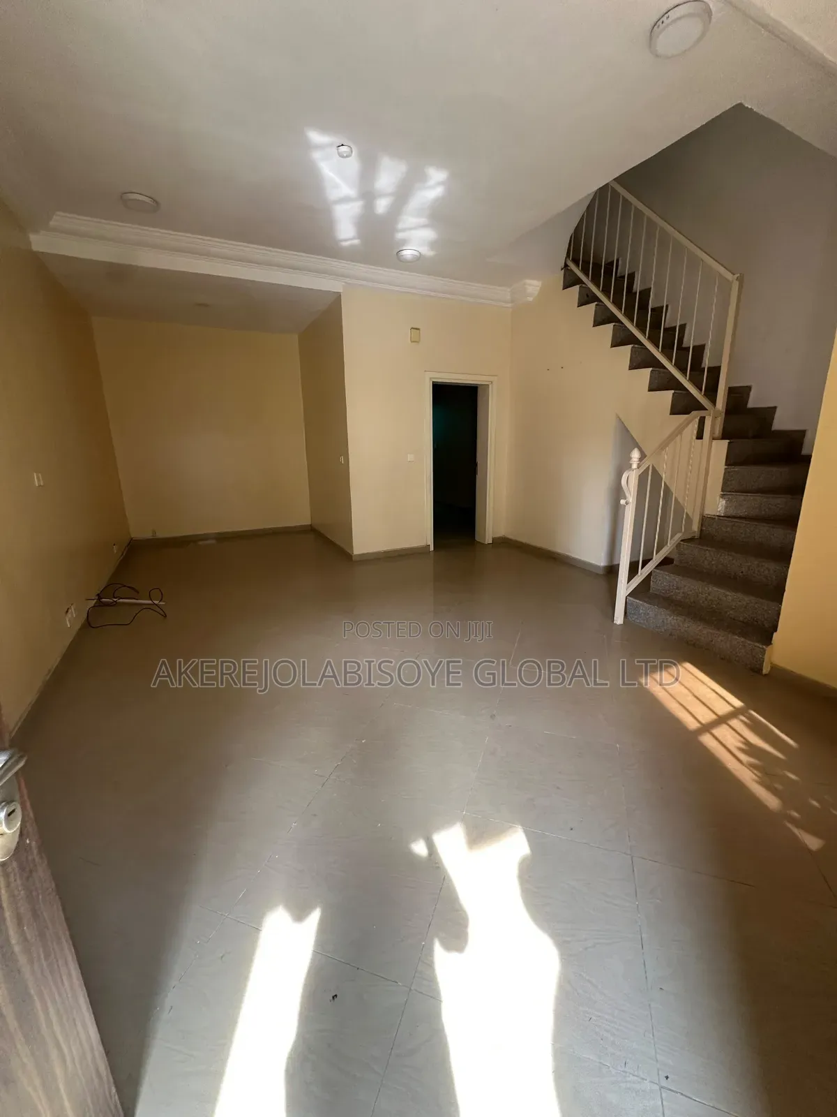 4bdrm Duplex in In An Estate Godab for rent