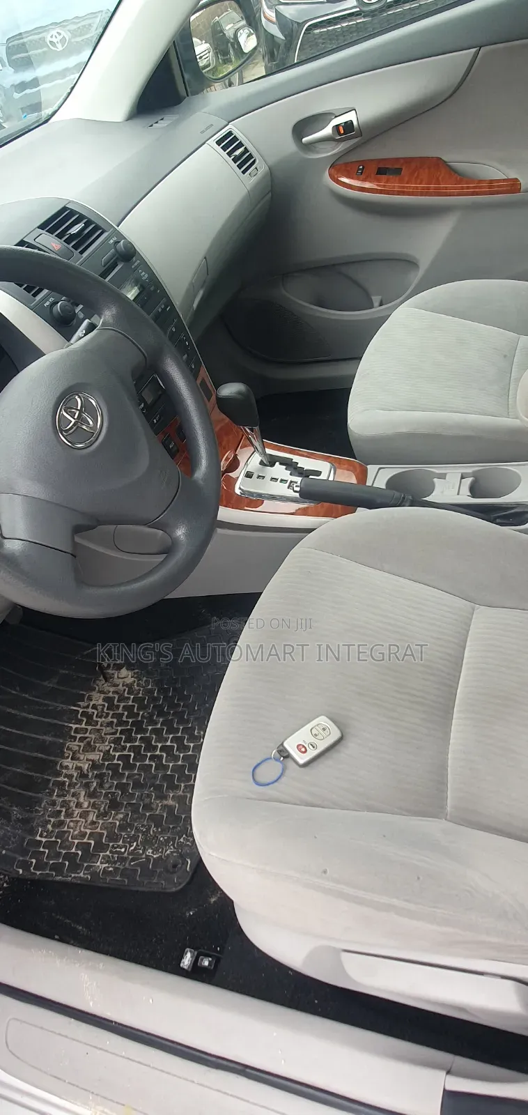Toyota Corolla 2010 Silver