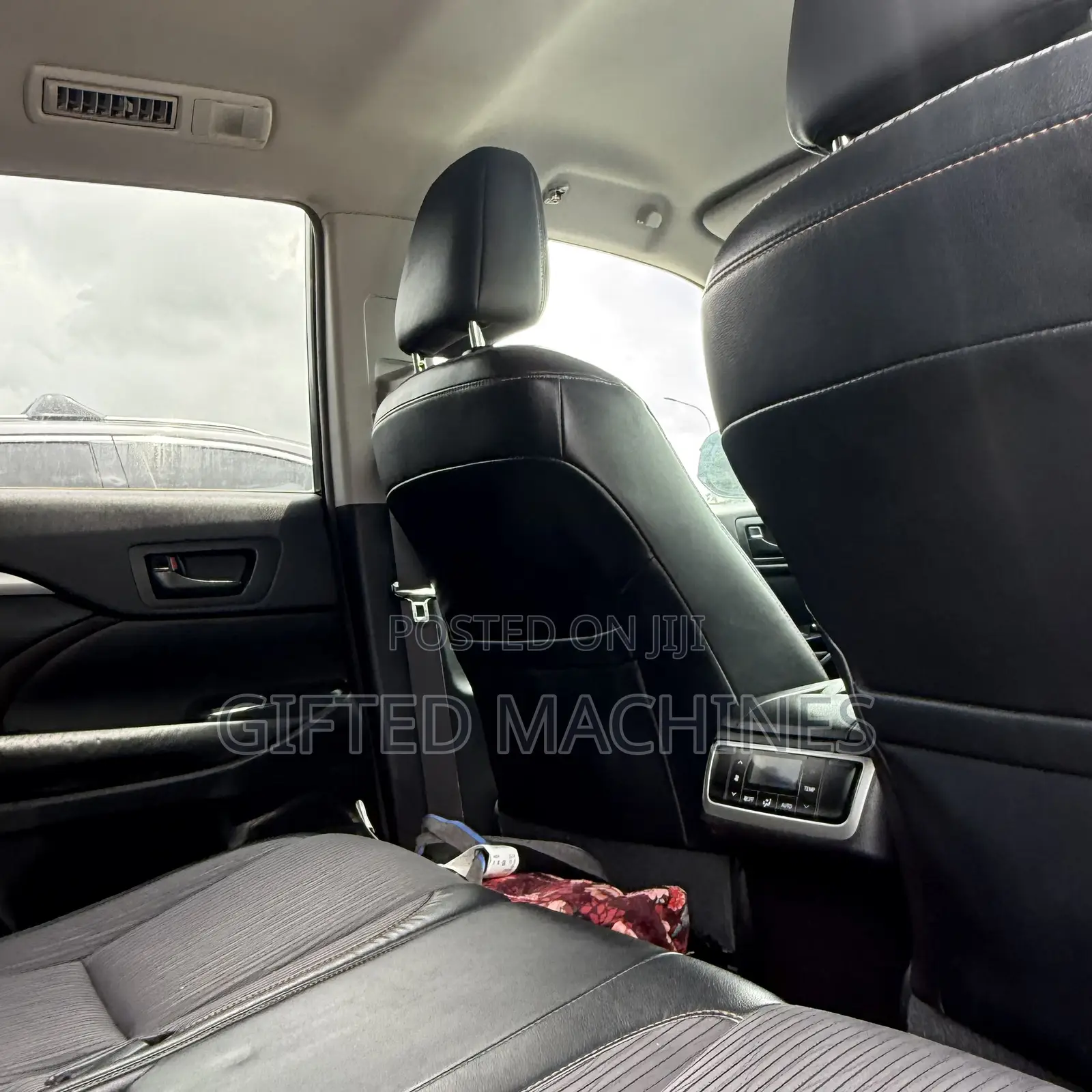Toyota Highlander LE V6 4x4 (3.5L 6cyl 6A) 2016 Black