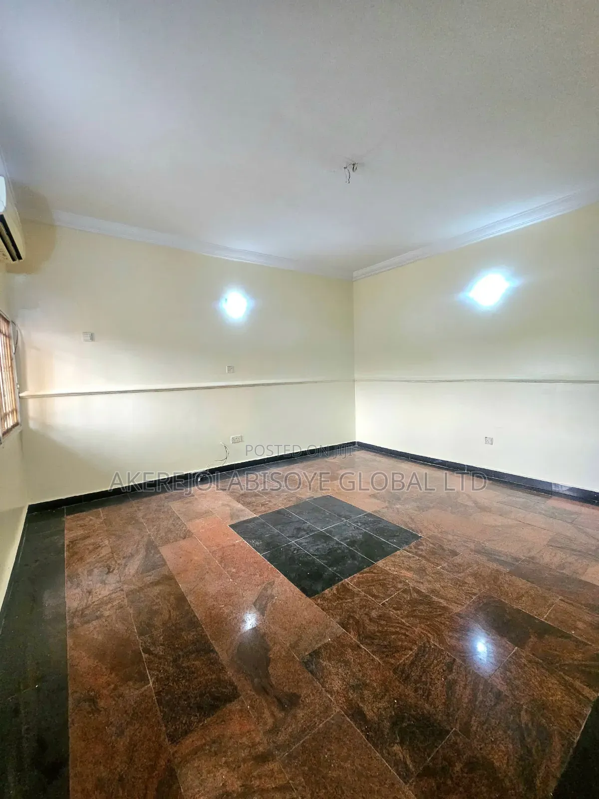 3bdrm Block of Flats in Utako Abuja for rent