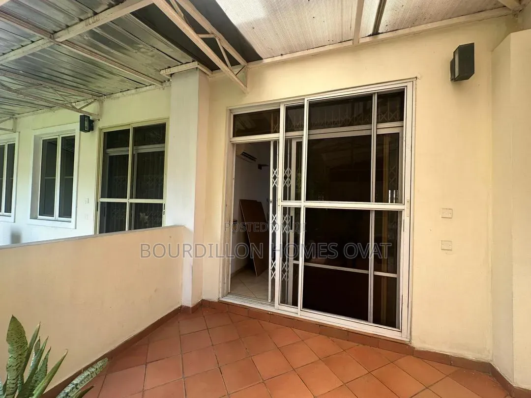 4bdrm Duplex in Banana Island for rent