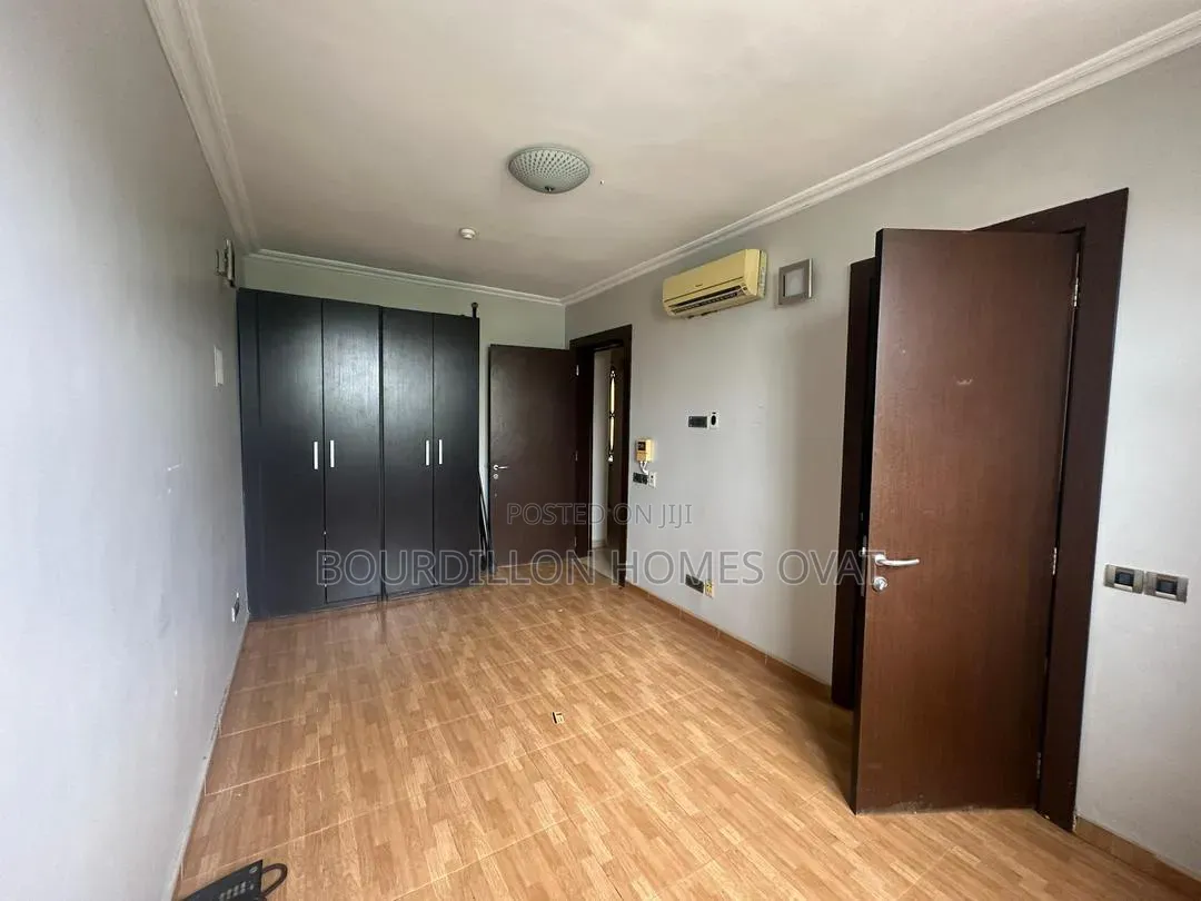 4bdrm Duplex in Banana Island for rent