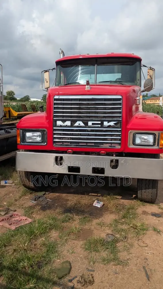 Mack Trailer Head