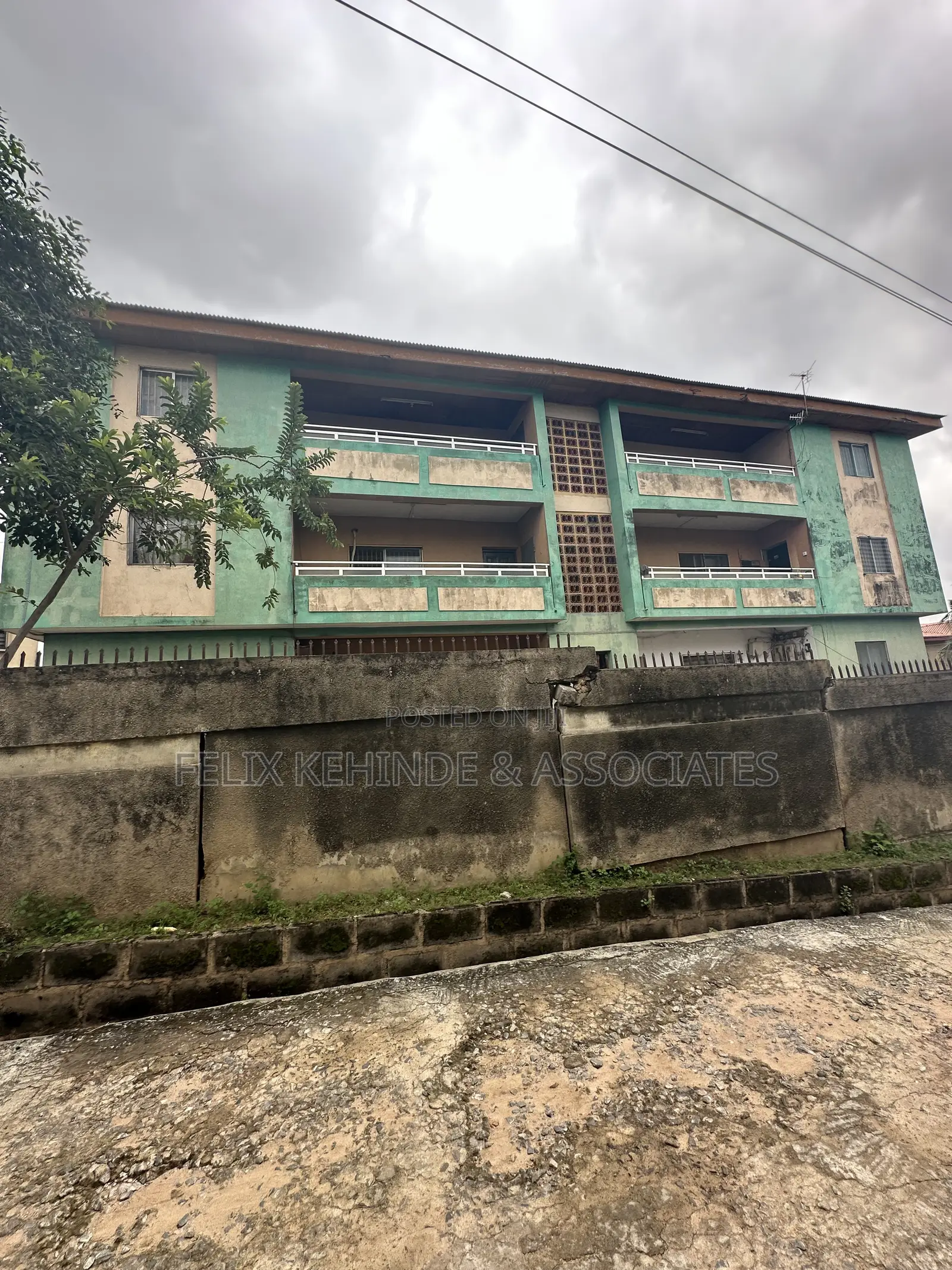 18bdrm Block of Flats in Oni & Sons, Ring for sale