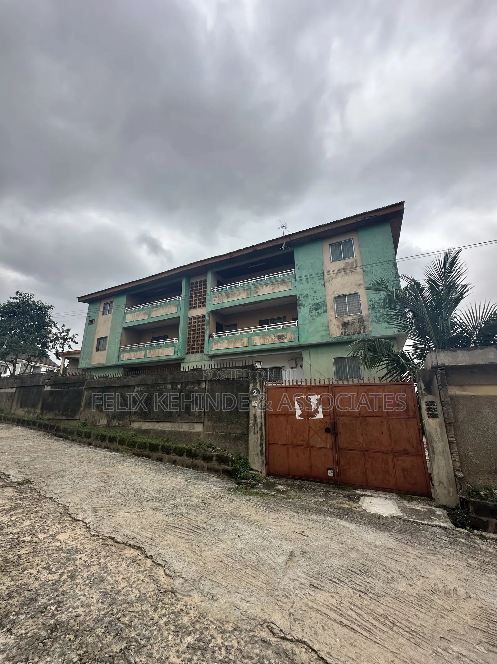 18bdrm Block of Flats in Oni & Sons, Ring for sale