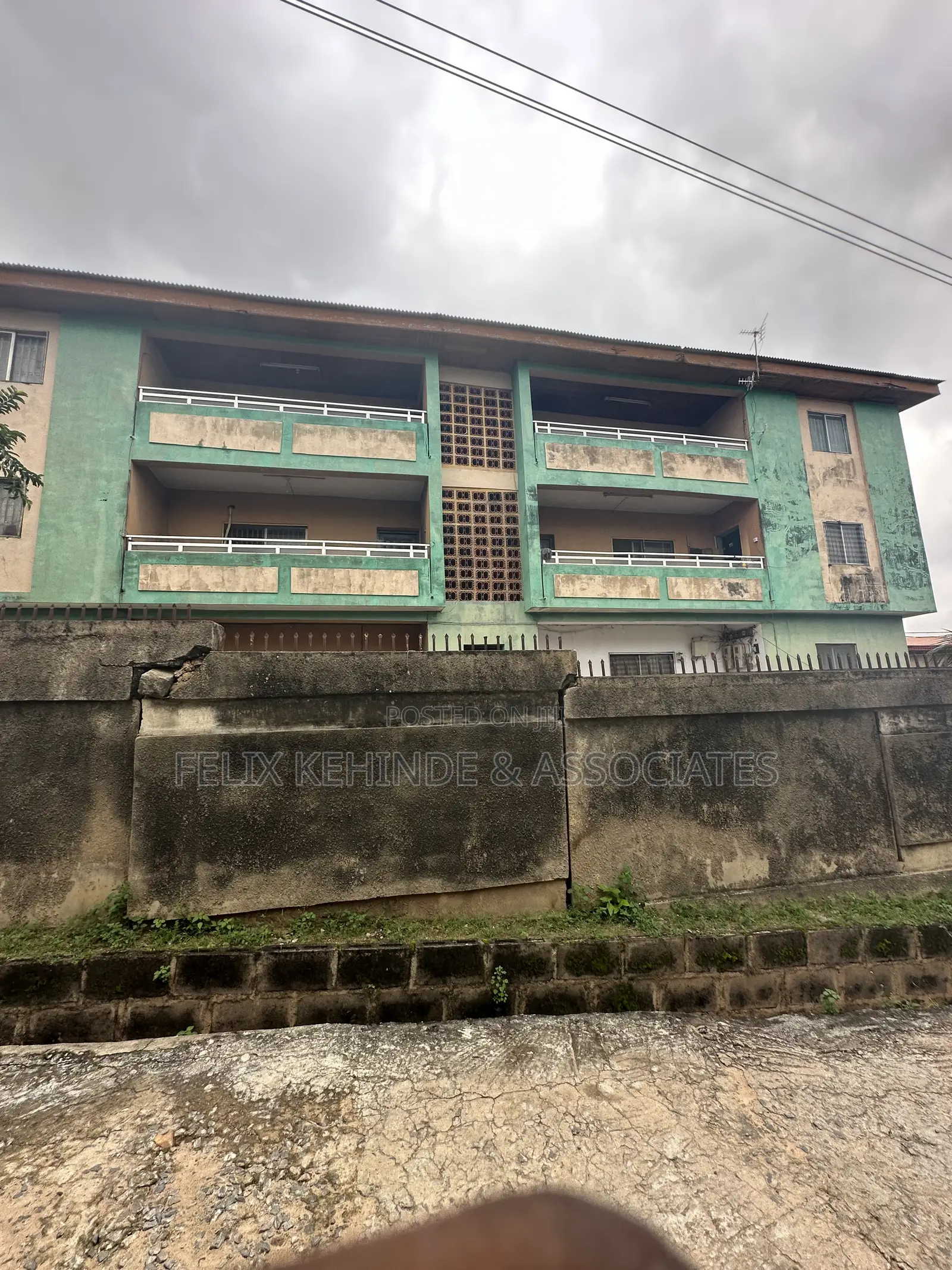 18bdrm Block of Flats in Oni & Sons, Ring for sale