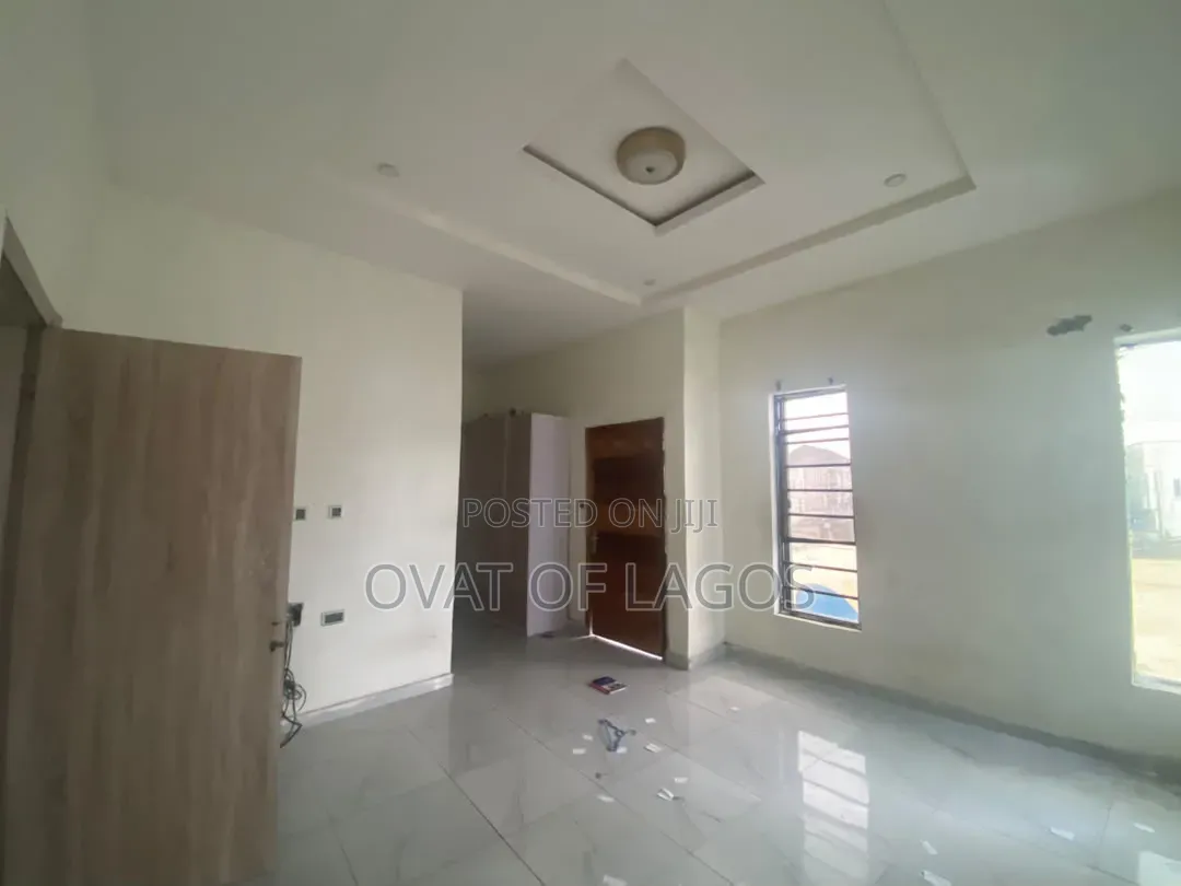 4bdrm Duplex in Ikota for rent