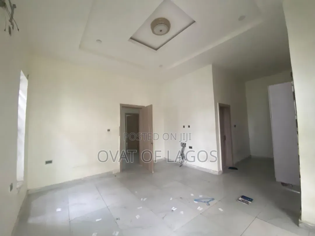 4bdrm Duplex in Ikota for rent