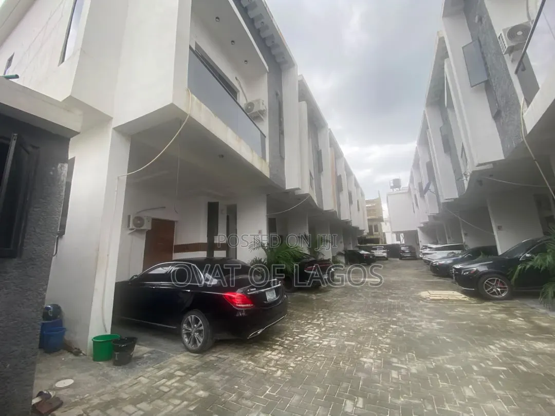 3bdrm Duplex in Ikota for rent