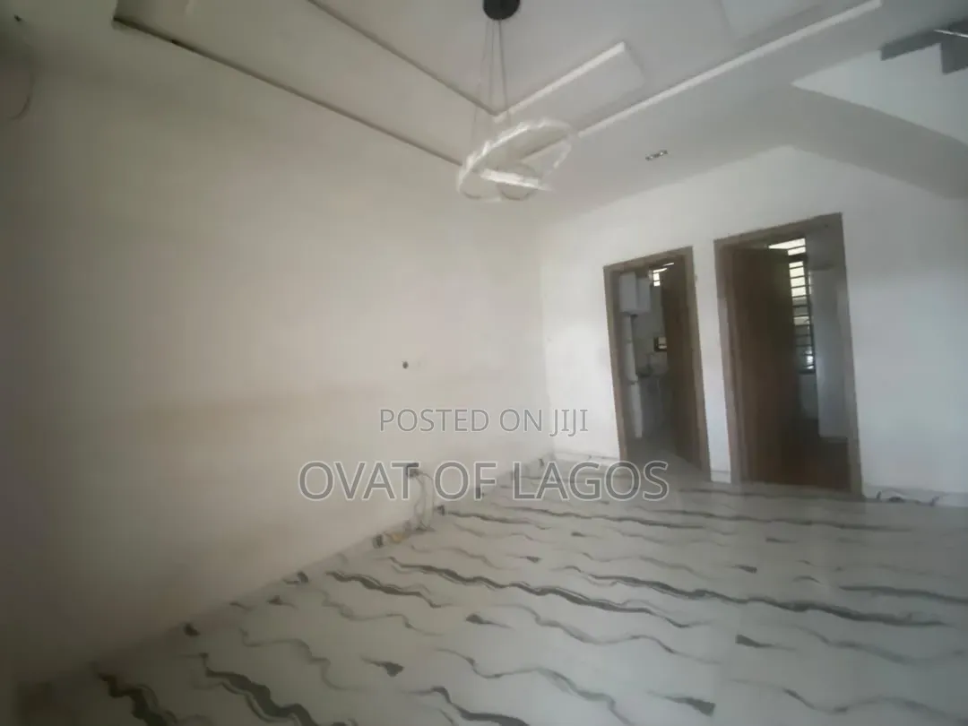 3bdrm Duplex in Ikota for rent