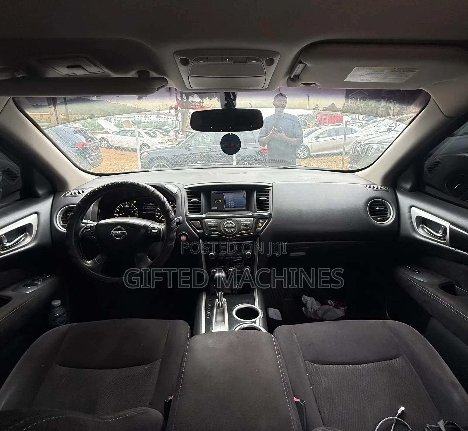 Nissan Pathfinder Platinum 4x4 2018 Black