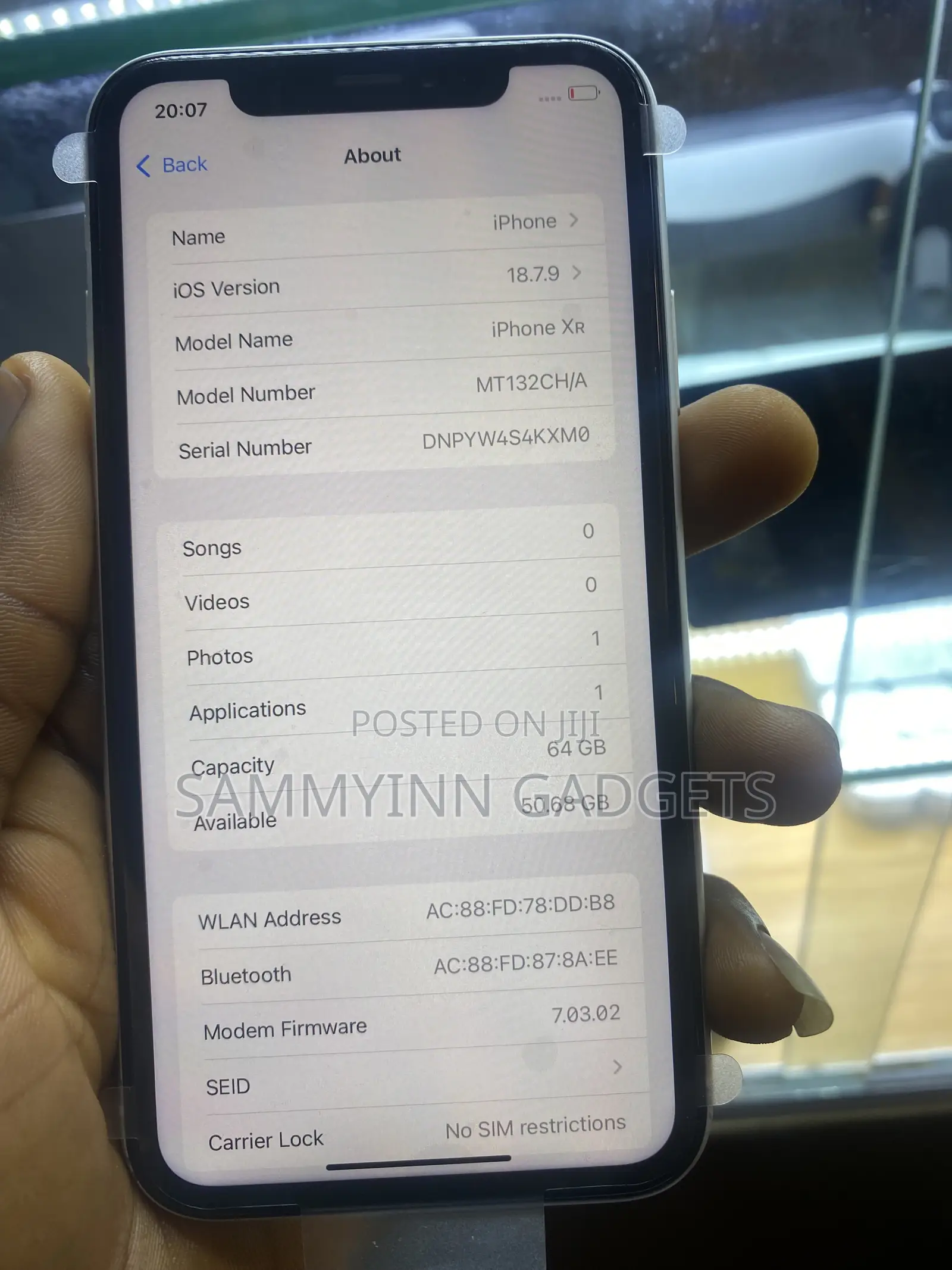 Apple iPhone XR 64 GB White