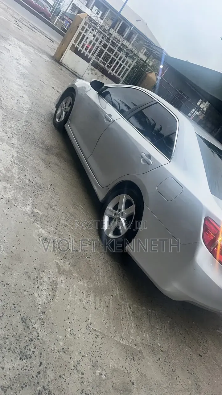 Toyota Camry 2014 Silver
