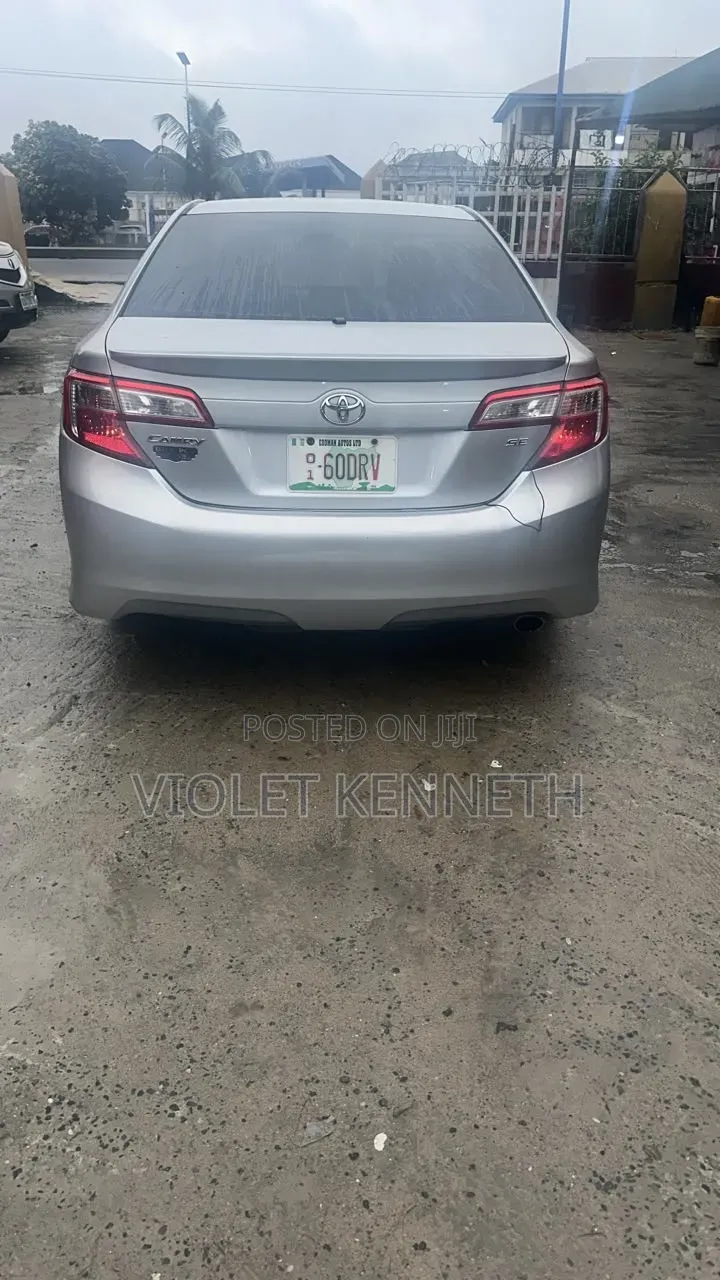 Toyota Camry 2014 Silver