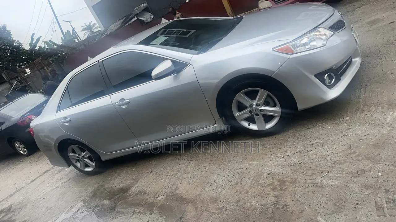 Toyota Camry 2014 Silver