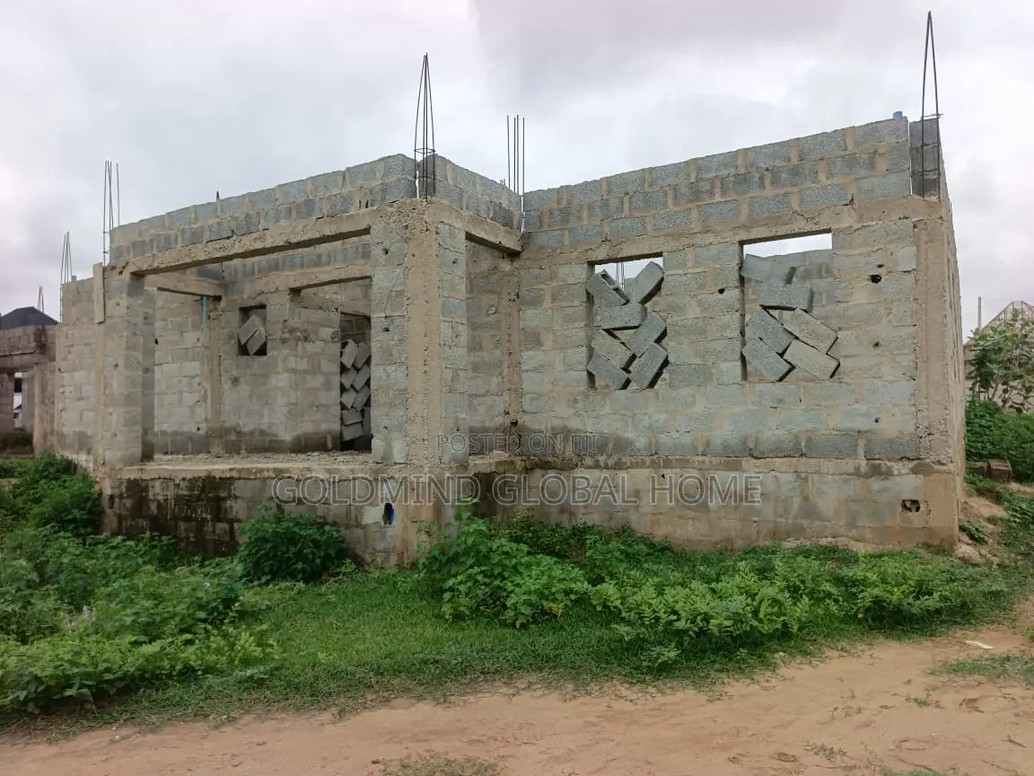 4bdrm Duplex in Lugbe District. for sale