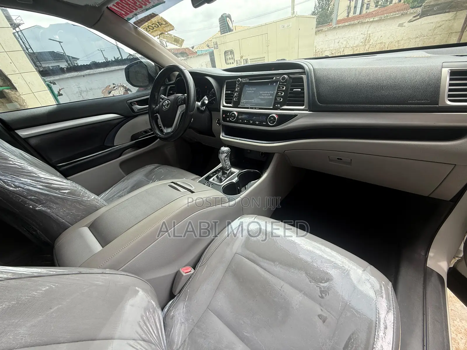 Toyota Highlander XLE 4x2 V6 (3.5L 6cyl 8A) 2017 White