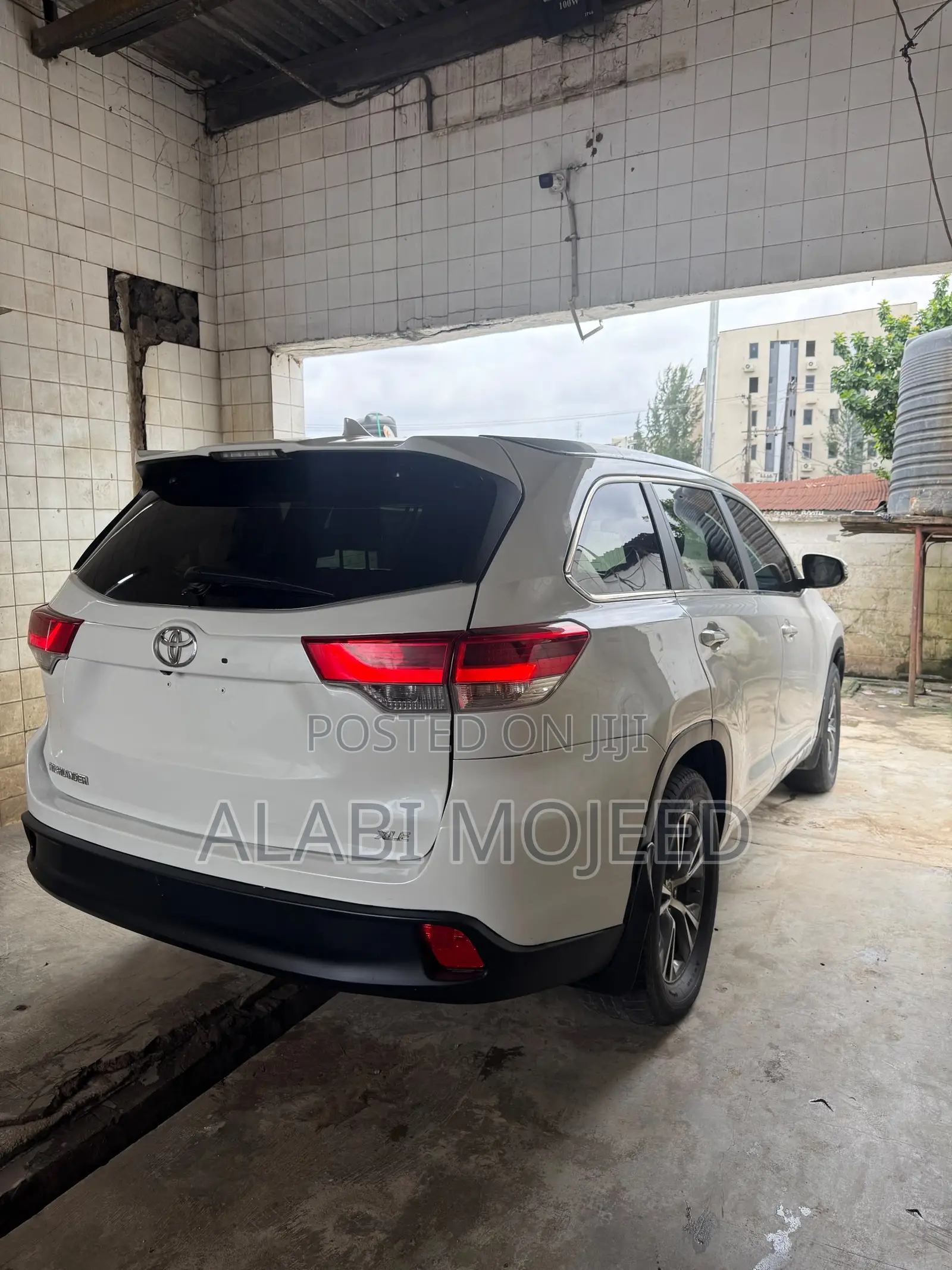 Toyota Highlander XLE 4x2 V6 (3.5L 6cyl 8A) 2017 White