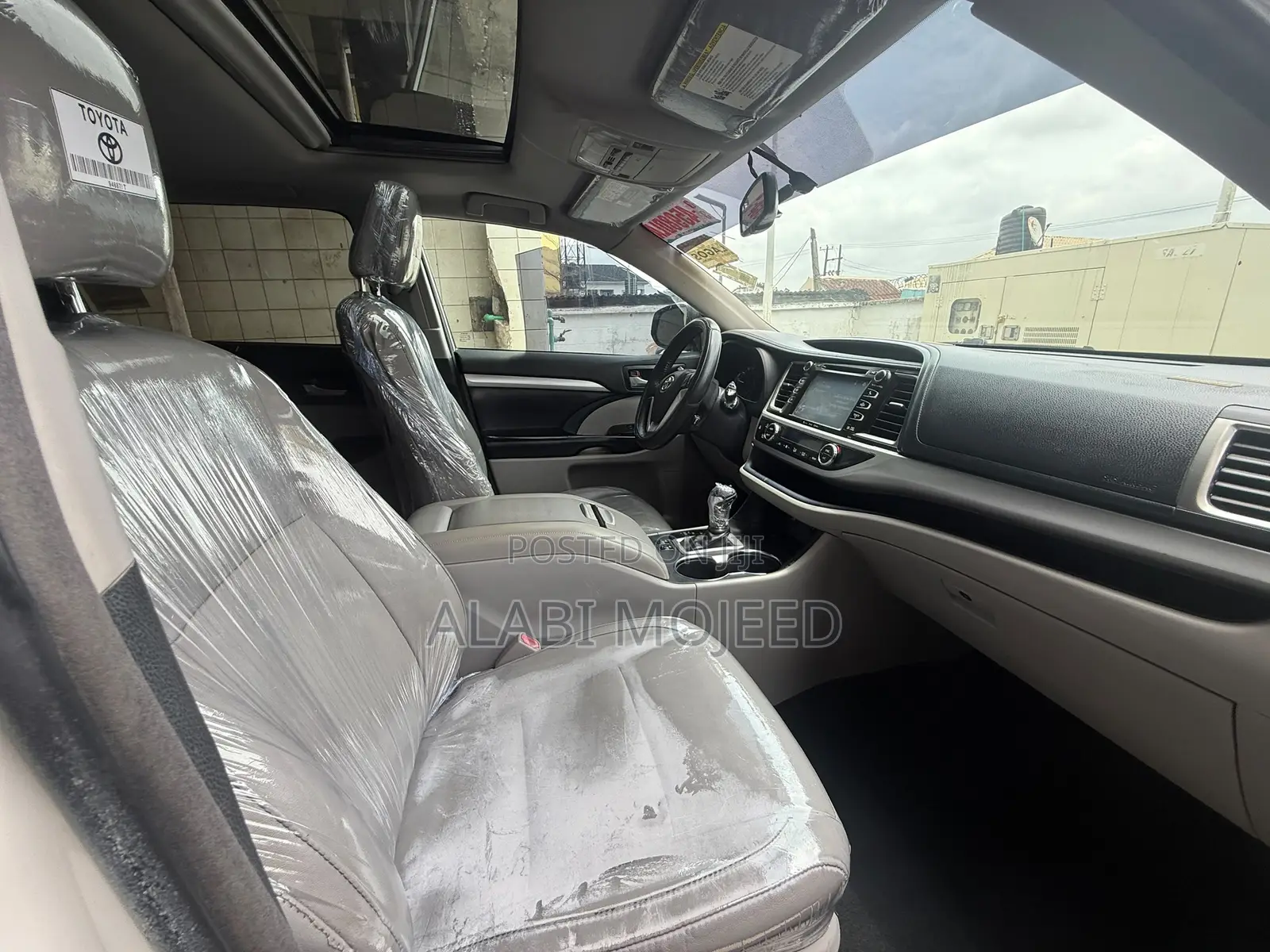 Toyota Highlander XLE 4x2 V6 (3.5L 6cyl 8A) 2017 White
