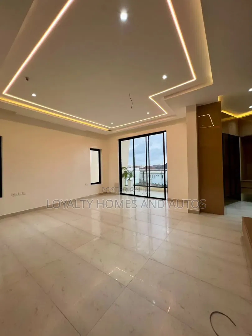 6bdrm House in Banana Island for sale