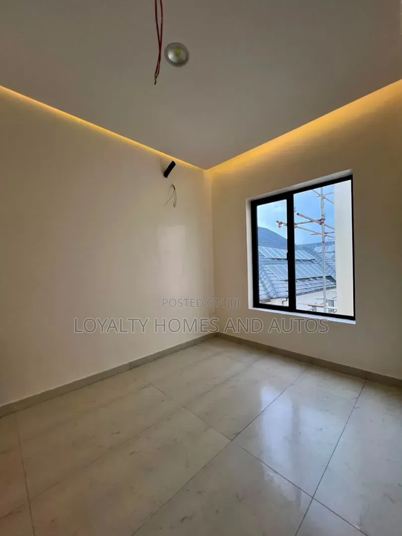 4bdrm House in Banana Island for rent