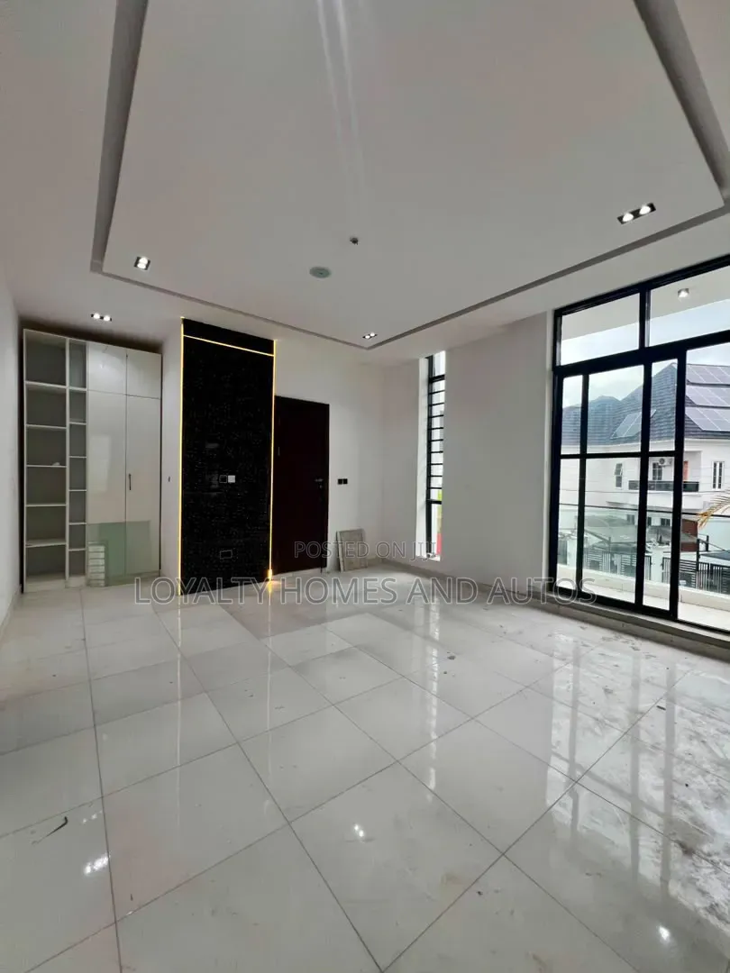 4bdrm House in Banana Island for rent