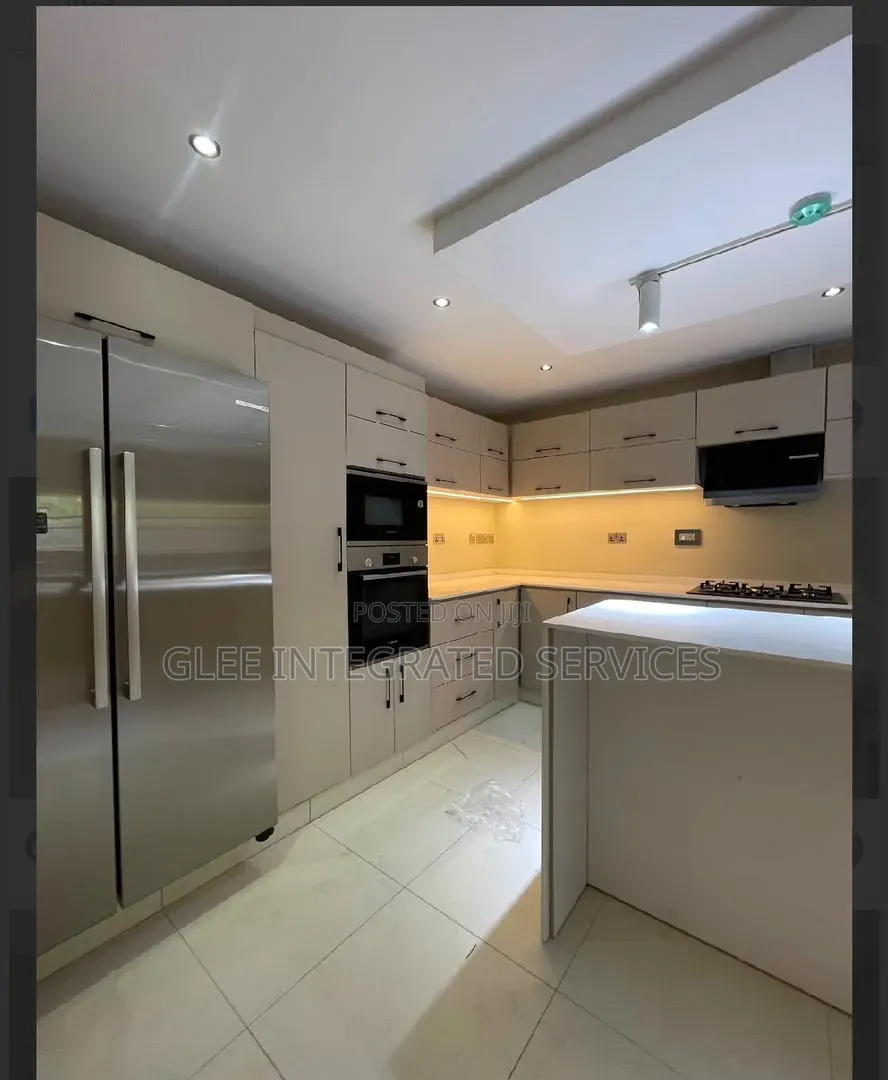 3bdrm Block of Flats in Ikoyi for rent