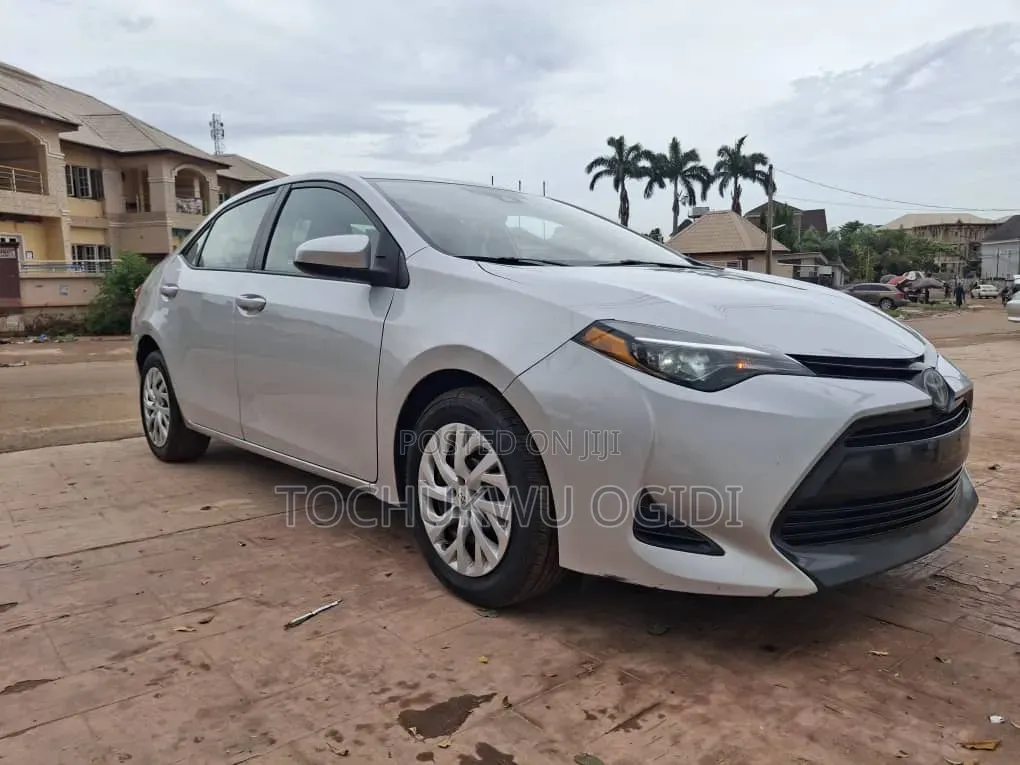 Toyota Corolla 2019 Silver