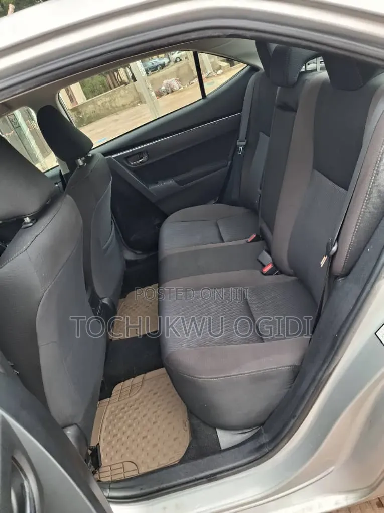 Toyota Corolla 2019 Silver