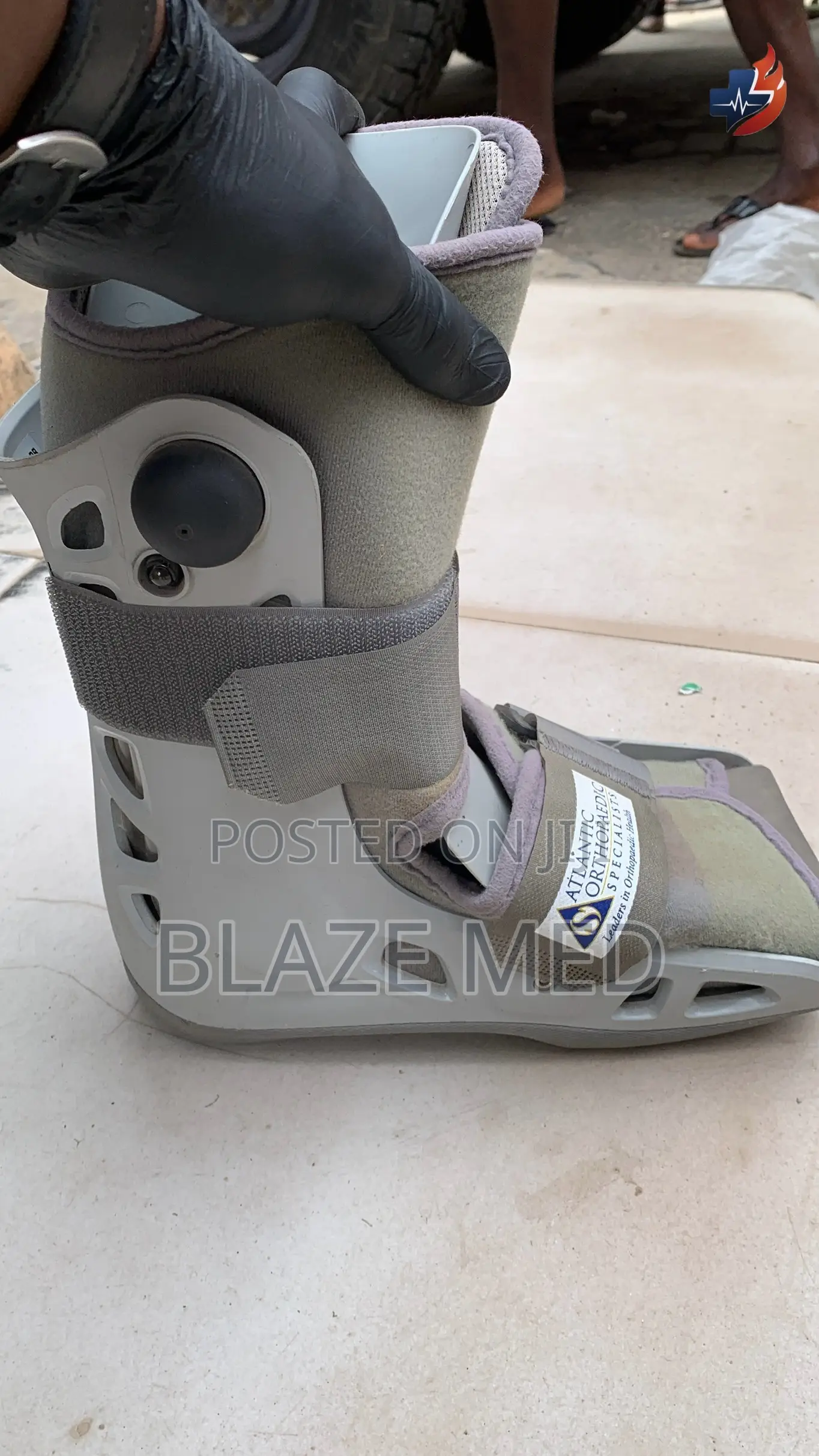 Walker Aircast Boot (Brand New)