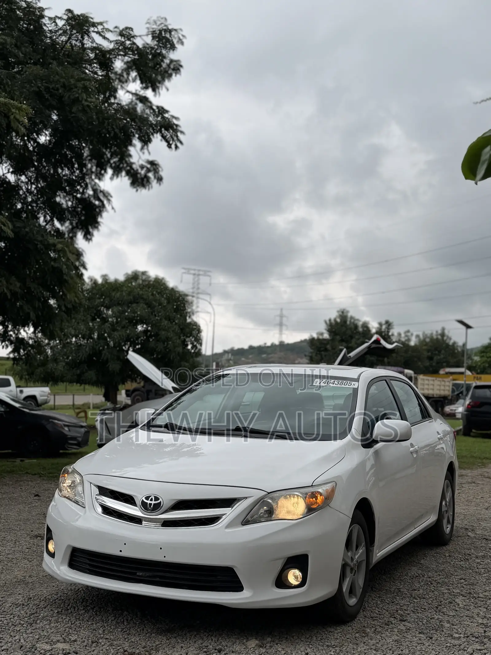 Toyota Corolla LE Special Edition 4dr Sedan (1.8L 4cyl 4A) 2013 White