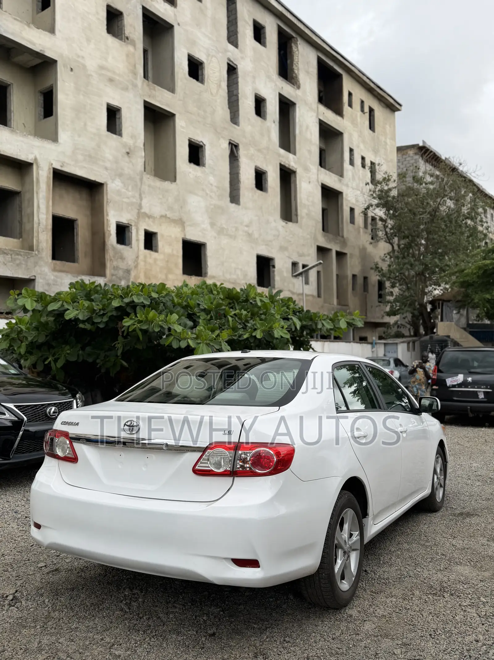 Toyota Corolla LE Special Edition 4dr Sedan (1.8L 4cyl 4A) 2013 White