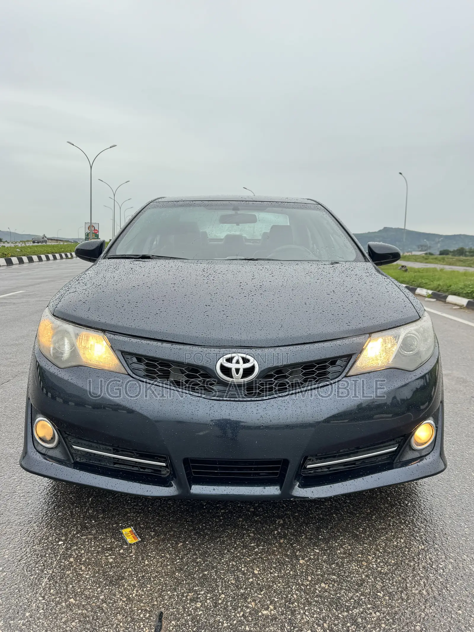 Toyota Camry SE 4dr Sedan (2.5L 4cyl 6A) 2013 Gray