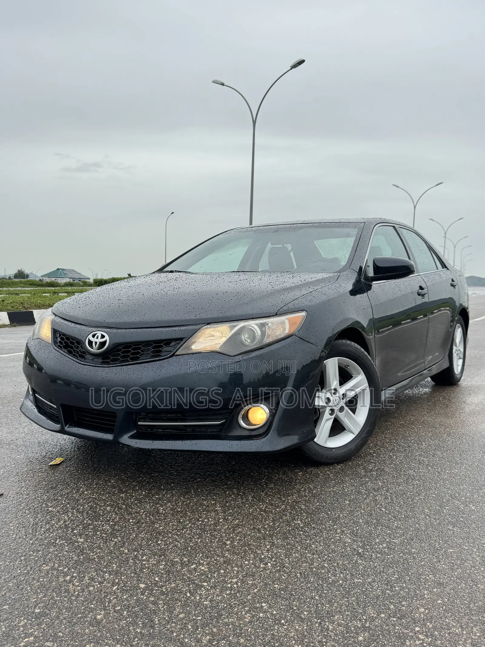 Toyota Camry SE 4dr Sedan (2.5L 4cyl 6A) 2013 Gray