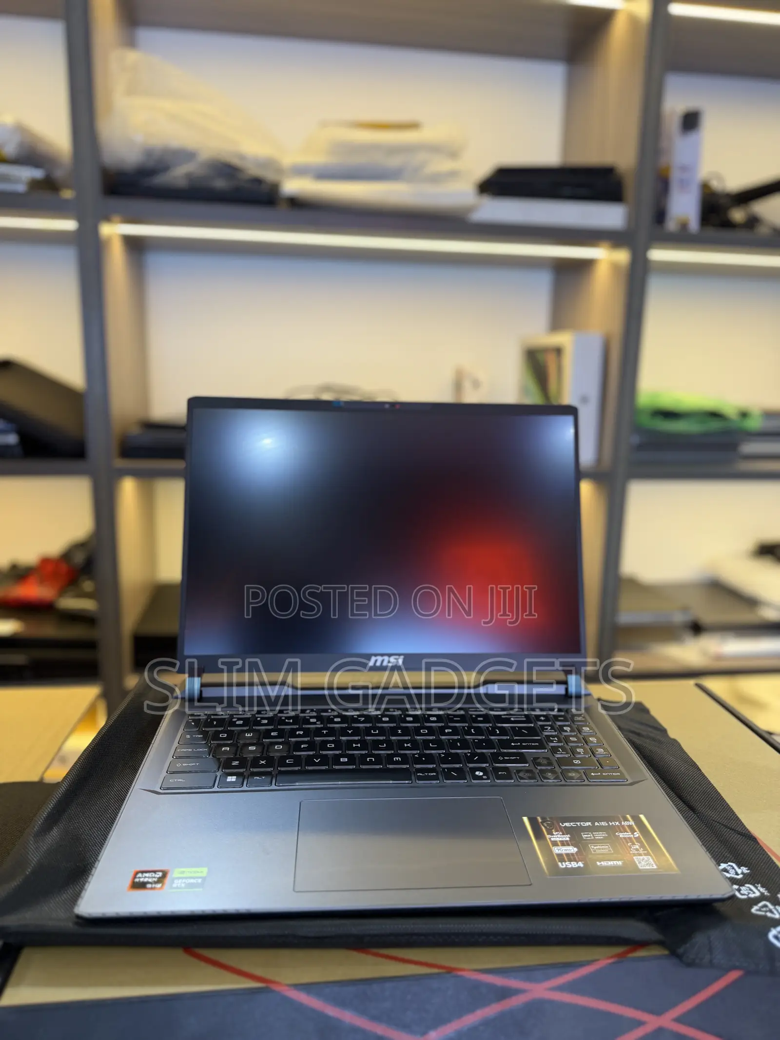 New Laptop MSI Vector 16 HX AI A2XWIG 16GB AMD Ryzen 9 SSD 1T
