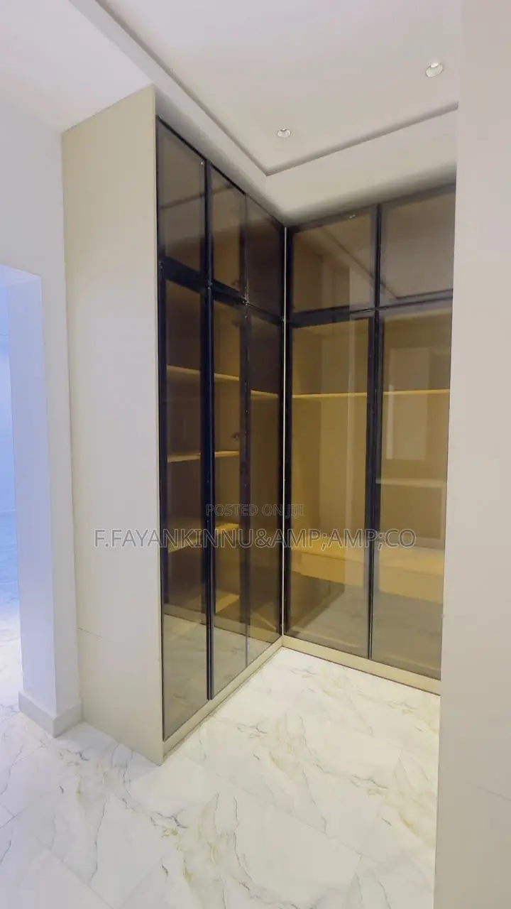 5bdrm Duplex in Dakwo District for sale