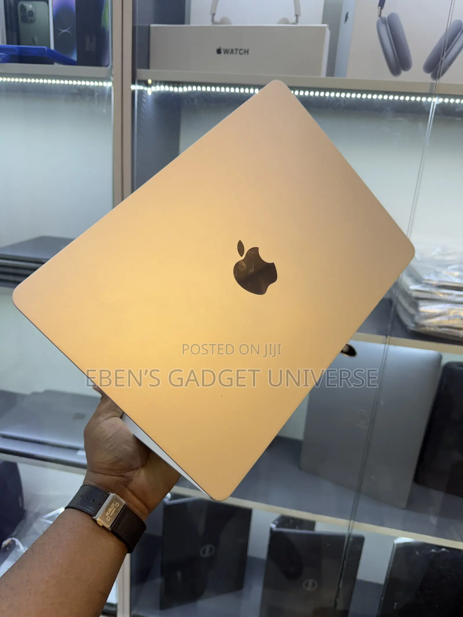 Laptop Apple MacBook Air 2024 M3 8GB Apple M3 SSD 256GB