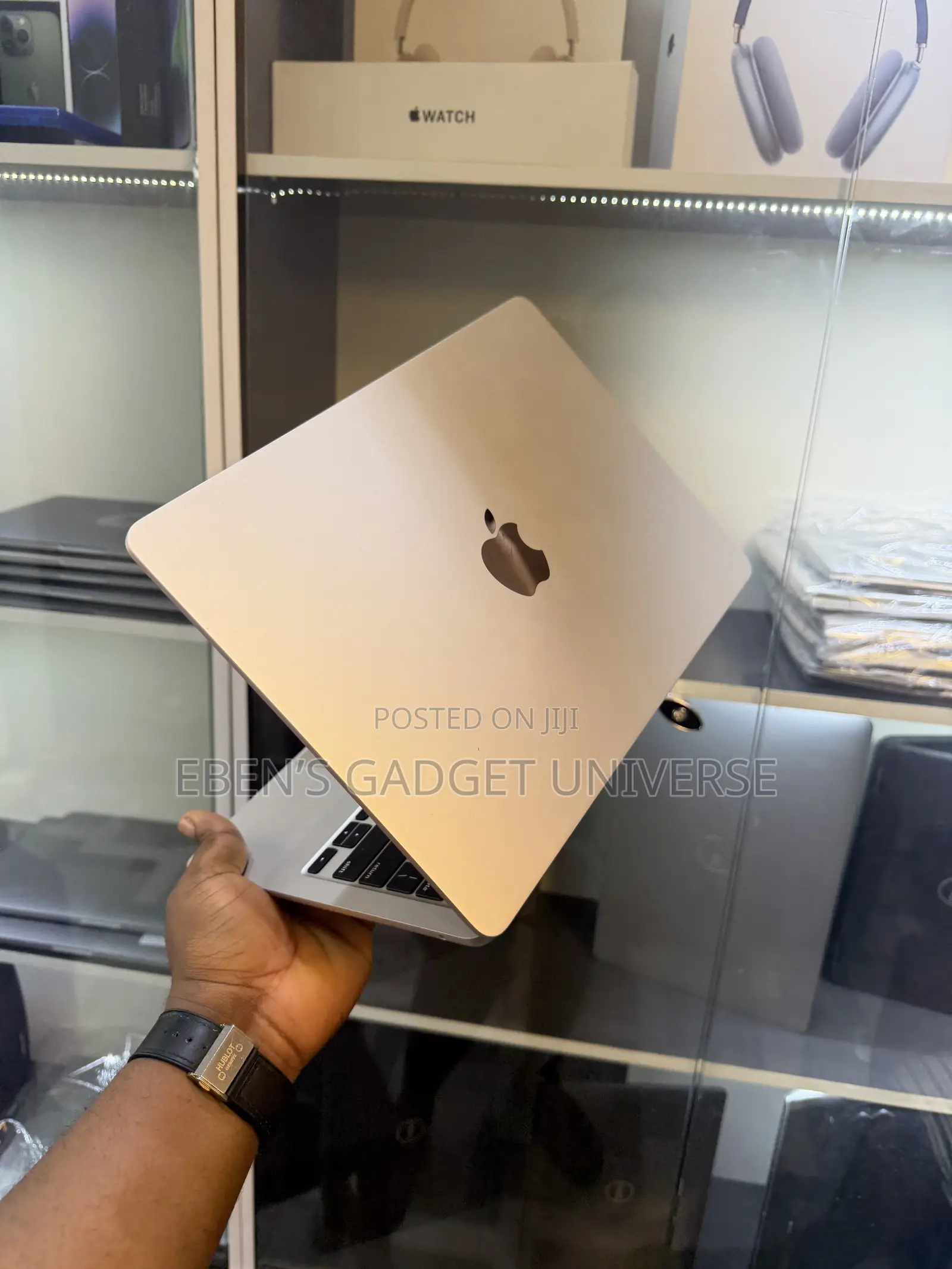 Laptop Apple MacBook Air 2024 M3 8GB Apple M3 SSD 256GB